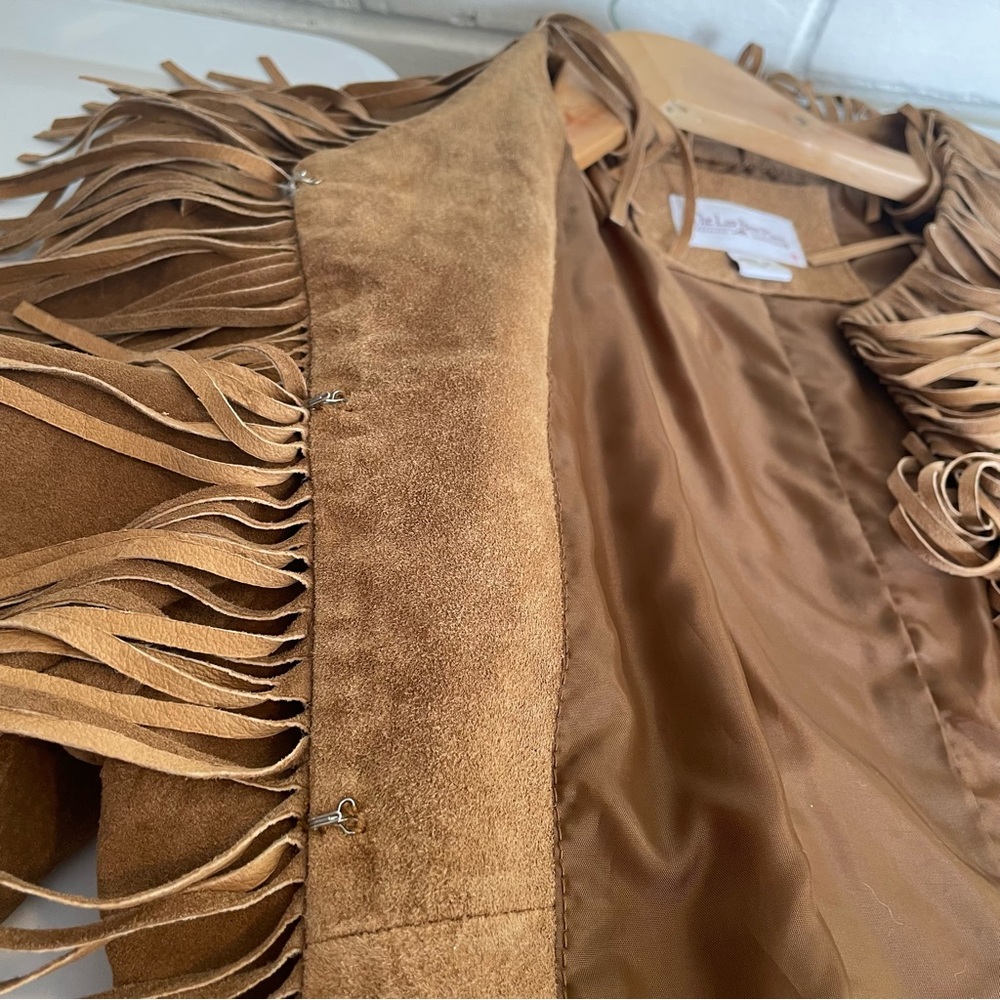 The Last Best Place Tan Suede Fringe Jacket Vintage Beauty Size Medium Festival - Picture 12 of 12